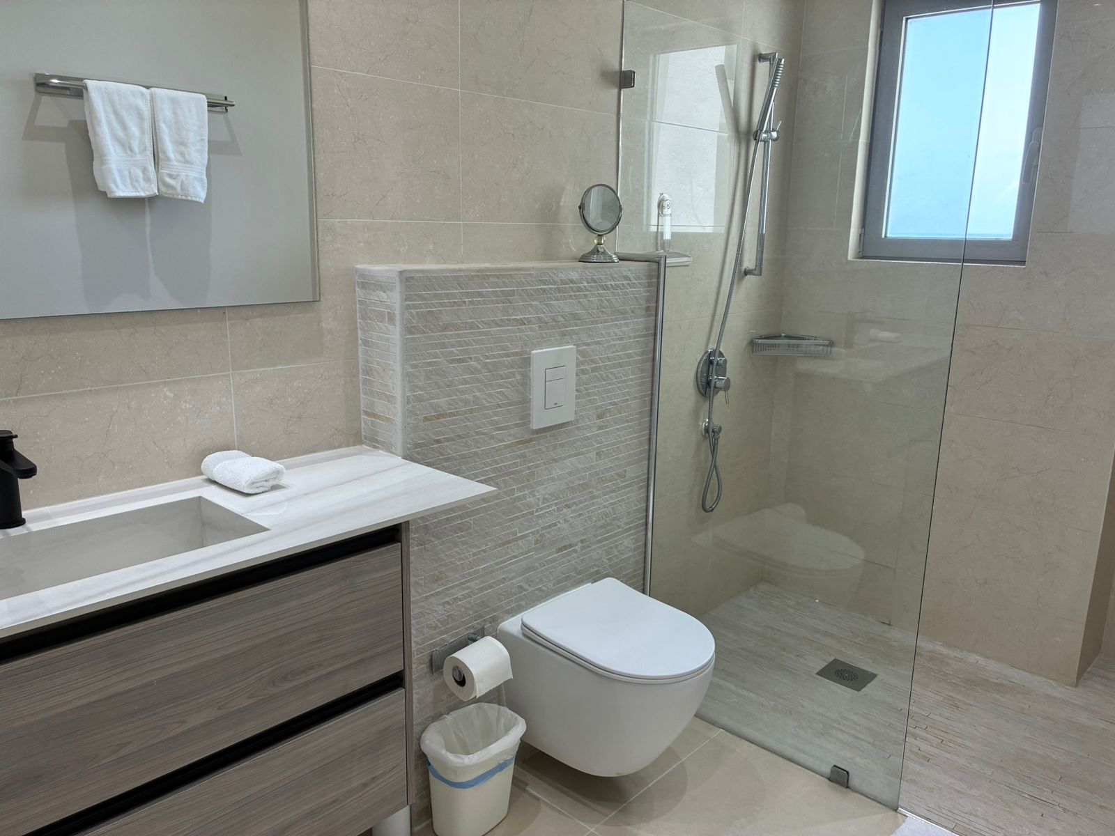 Utropia listings image: for-sale-2-bedroom-ocean-front-condo-sint-maarten-simpson-bay-12.jpeg