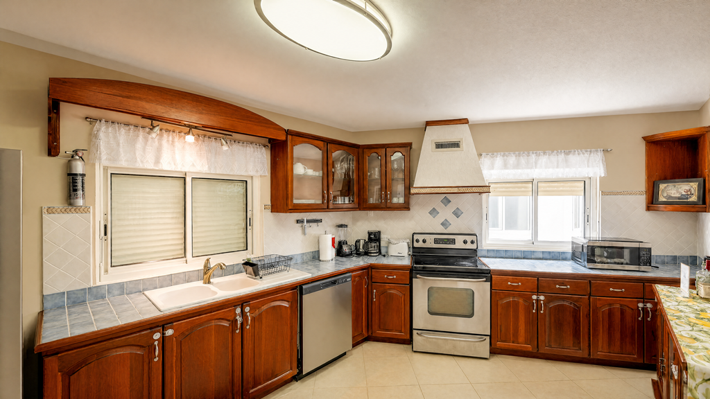 Utropia listings image: for sale in gated community of Palm Beach, sint maarten, simpson bay 11.png
