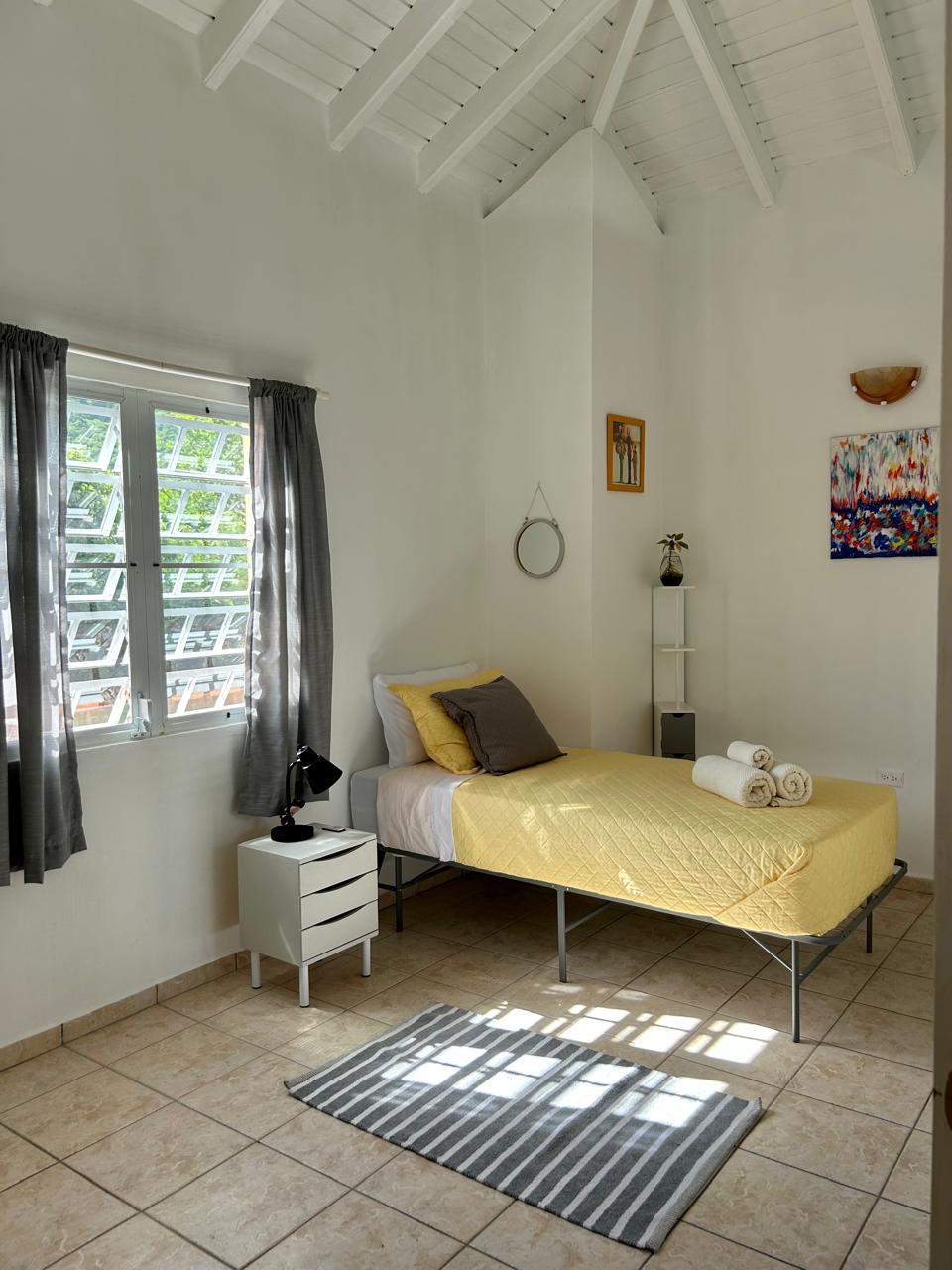 Utropia listings image: guest bedroom.jpg
