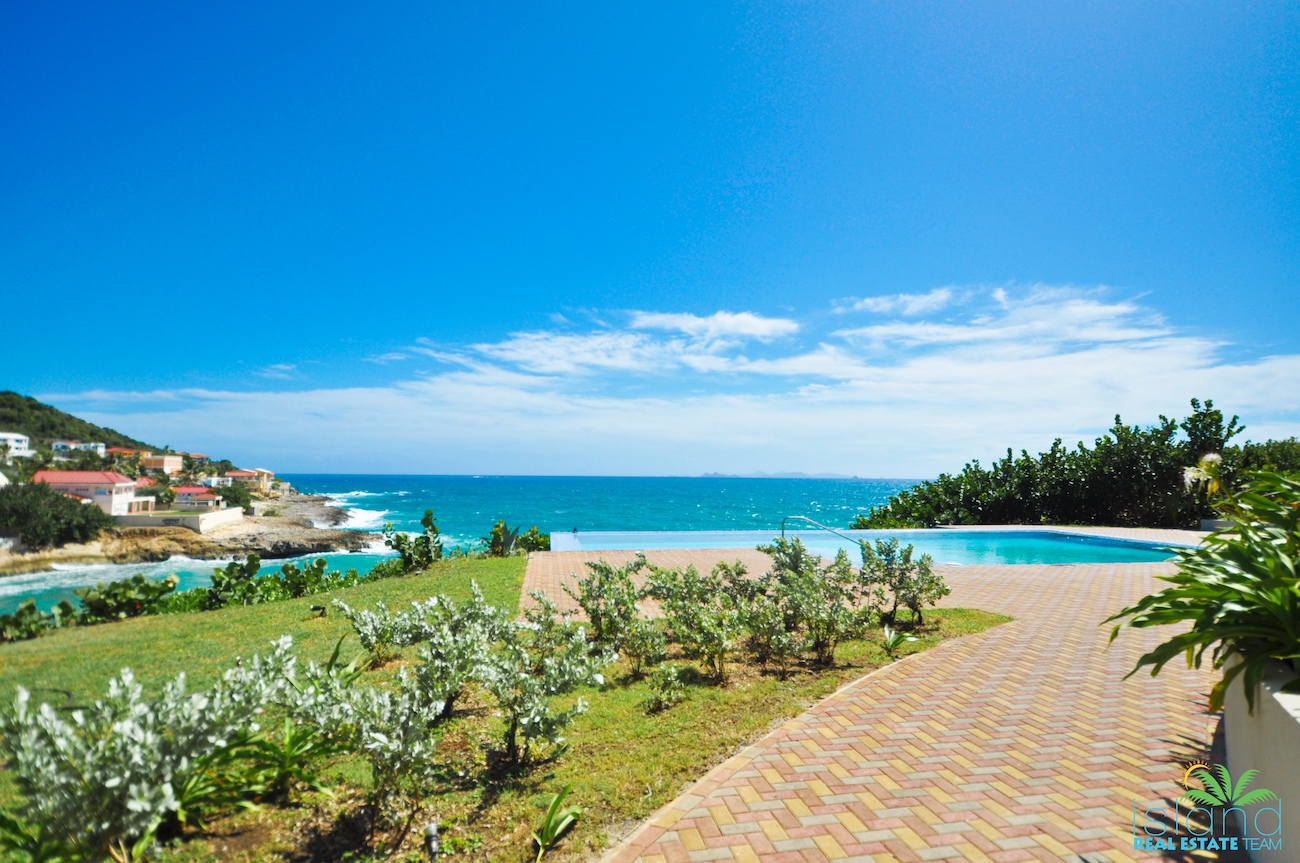 Utropia listings image: Seneca common area in St.Maarten 4.jpg