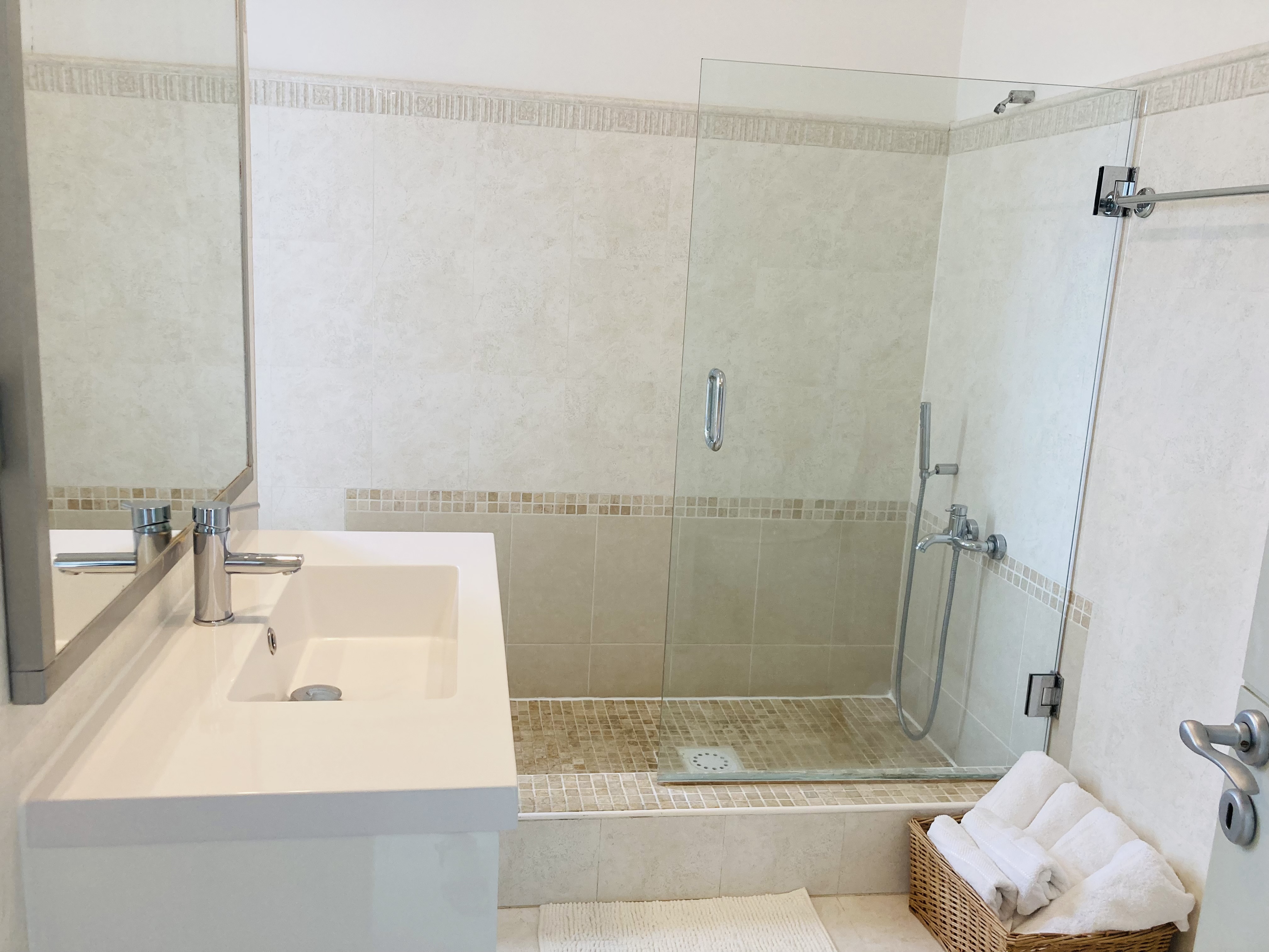 Utropia listings image: for sale, 1 bedroom, 1.5 bath ocean view condo, sint maarten, maho 9.jpg