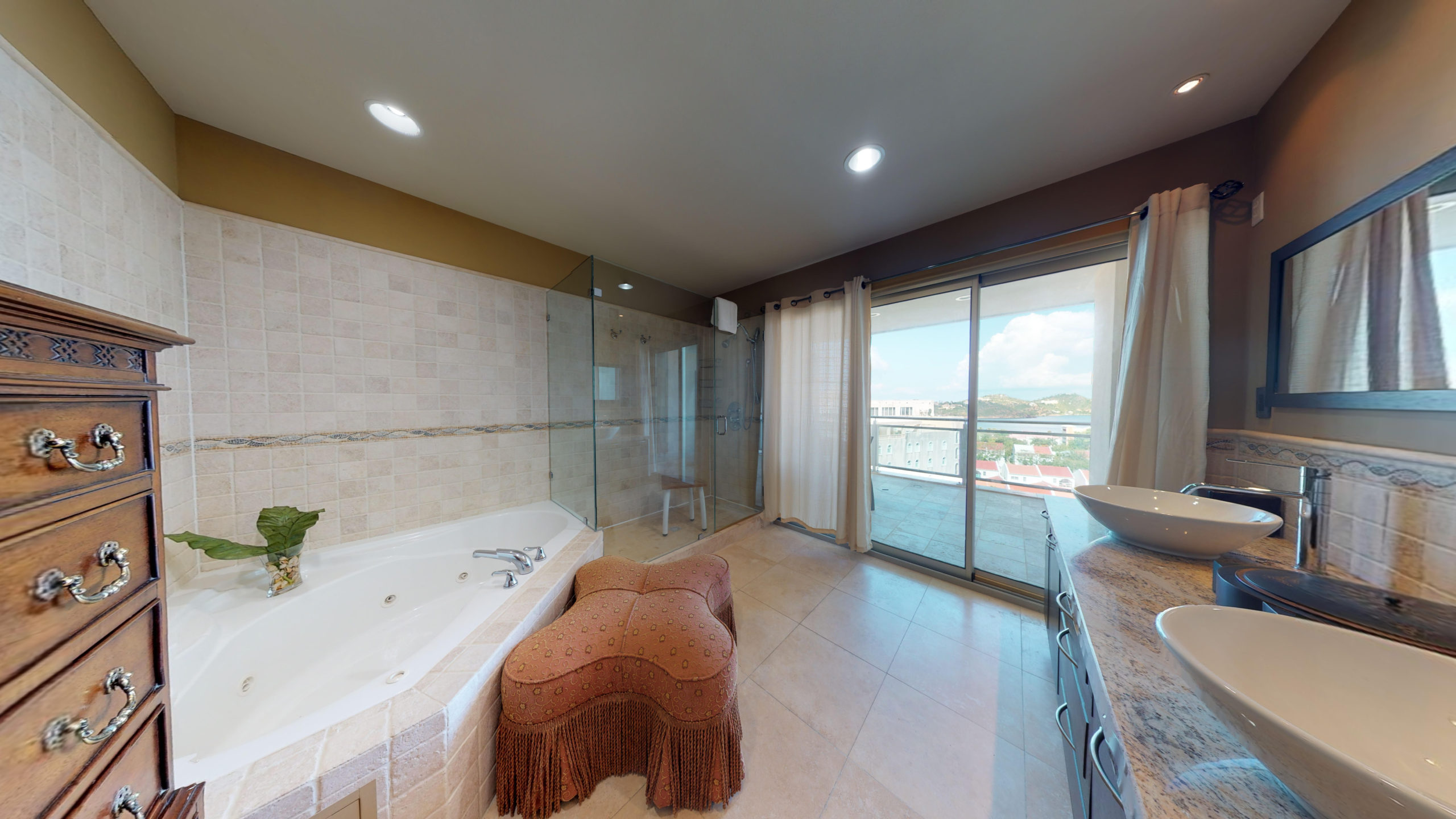 Utropia listings image: for sale, 4 bedroom 4.5 bath beach front condo, sint maarten, cupecoy 12.jpg