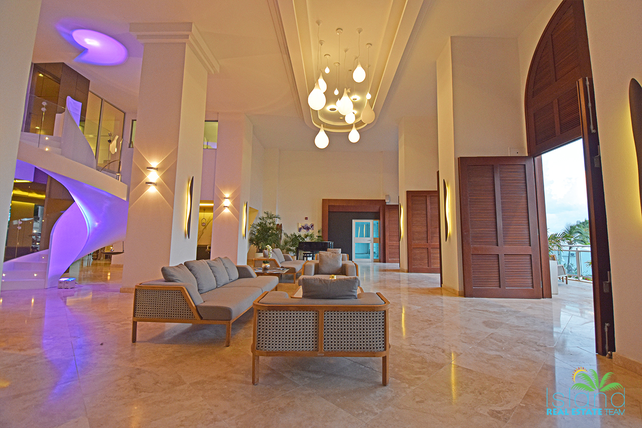 Utropia listings image: for sale, 4 bedroom 4.5 bath beach front condo, sint maarten, cupecoy 16.jpg