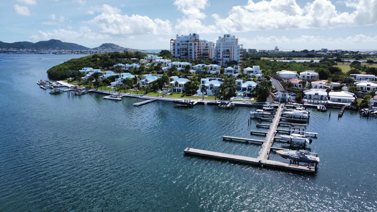 Utropia listings image: for sale, 1 bedroom, 1.5 bath ocean view condo, sint maarten, maho 1.JPG