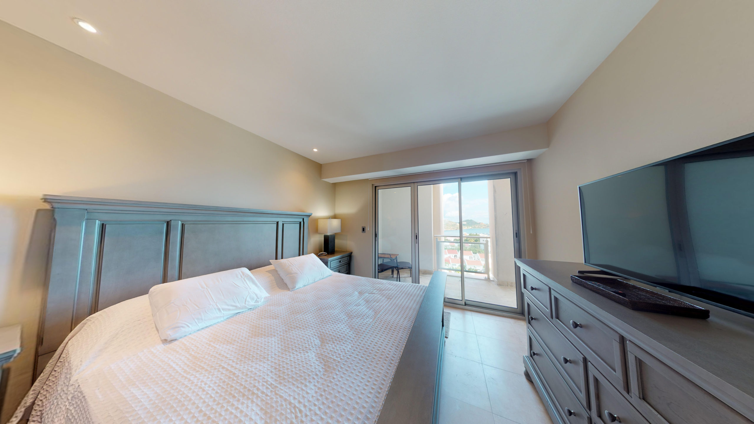 Utropia listings image: for sale, 4 bedroom 4.5 bath beach front condo, sint maarten, cupecoy 10.jpg