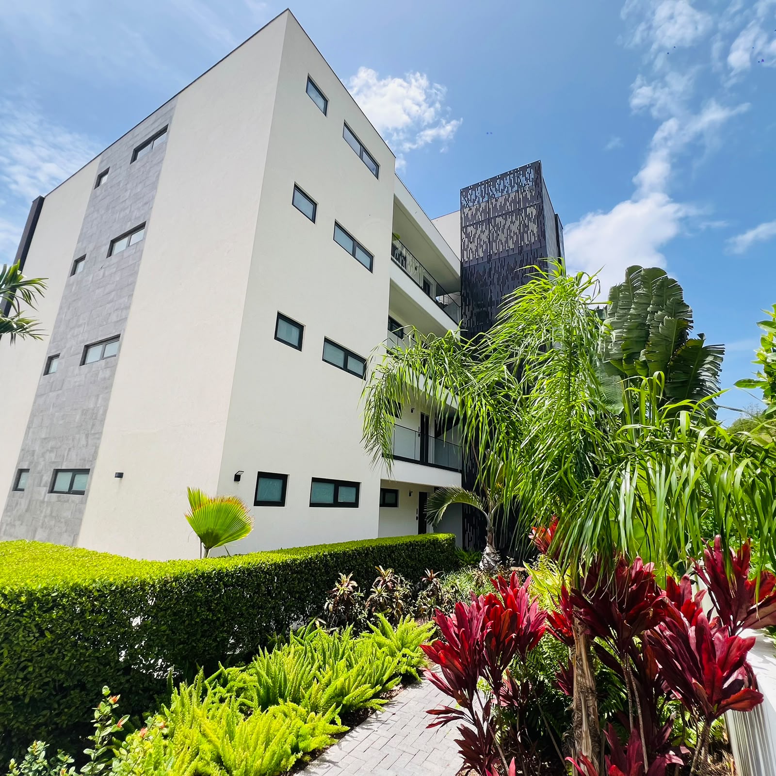 Utropia listings image: fo sale 1 bedroom furnished condo, st. maarten, simpson bay 17.jpg