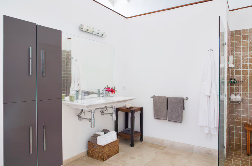 Utropia listings image: for sale 4 bedroom 5 bath ocean view villa in gated community,  sint maarten, oyster pond 13.png