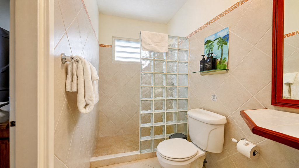 Utropia listings image: for sale in gated community of Palm Beach, sint maarten, simpson bay 29.png