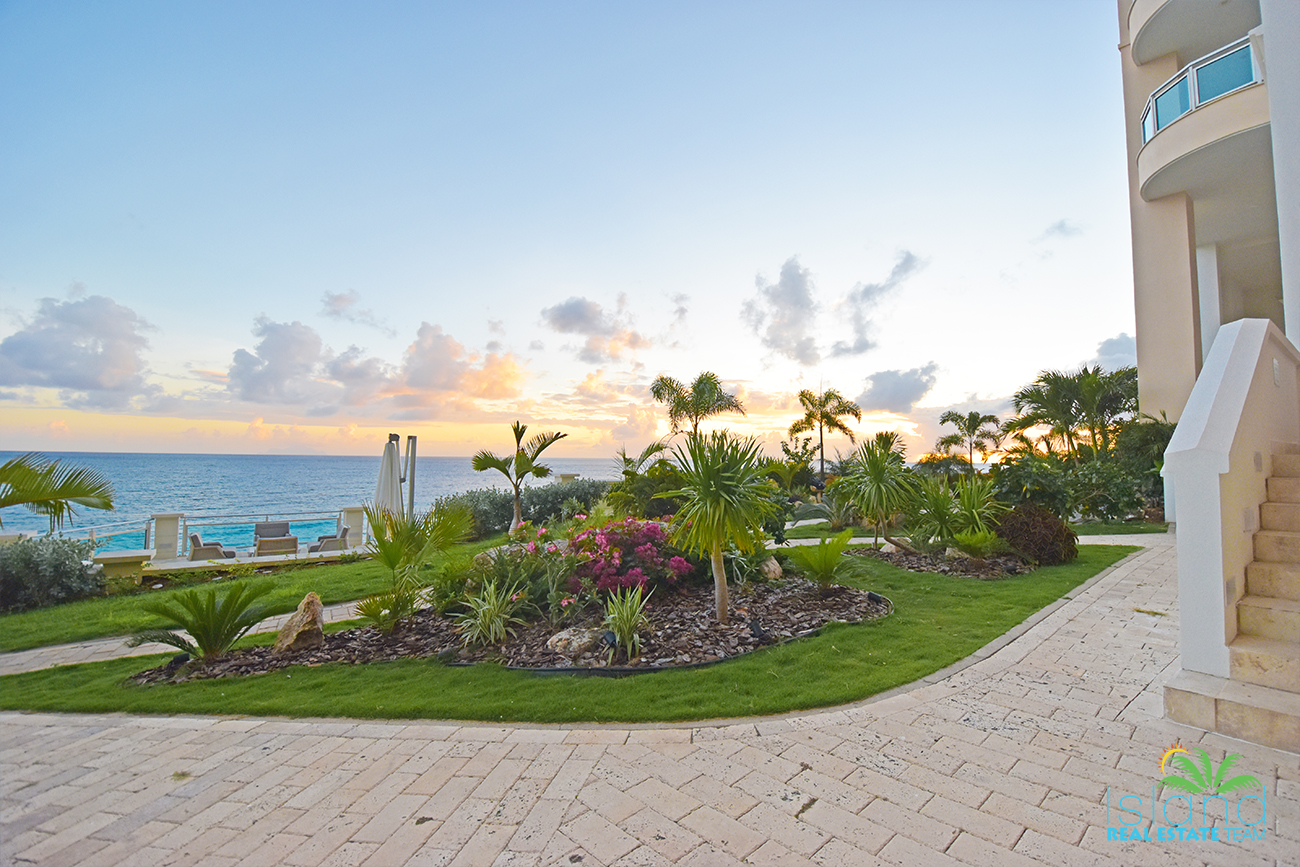Utropia listings image: The cliff in St.Maarten common area 8.jpg