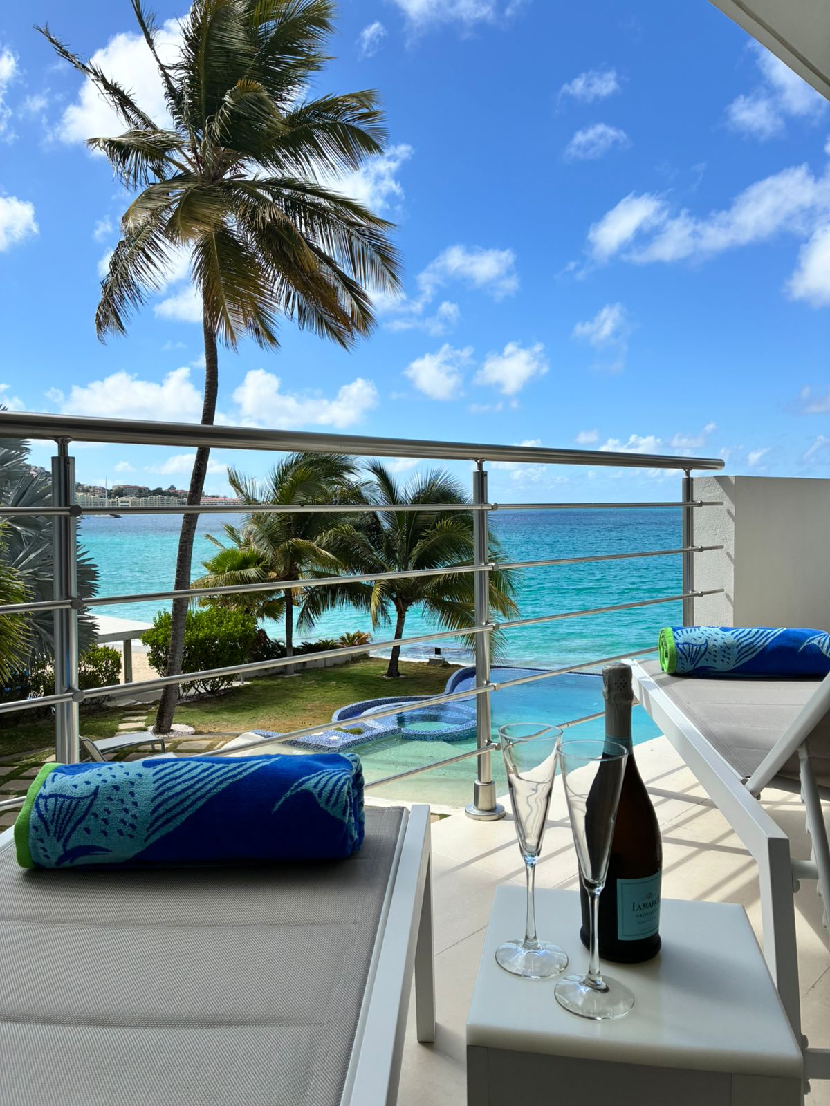 Utropia listings image: for-sale-2-bedroom-ocean-front-condo-sint-maarten-simpson-bay-14.jpeg