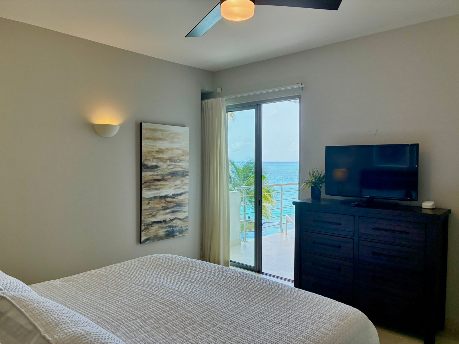 Utropia listings image: for-sale-2-bedroom-ocean-front-condo-sint-maarten-simpson-bay-11.jpeg