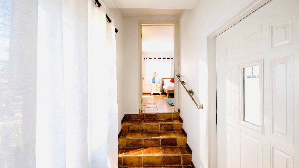 Utropia listings image: 24 Hallway (5).jpeg