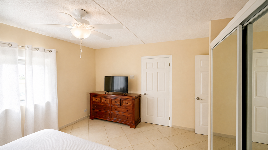 Utropia listings image: for sale in gated community of Palm Beach, sint maarten, simpson bay 16.png