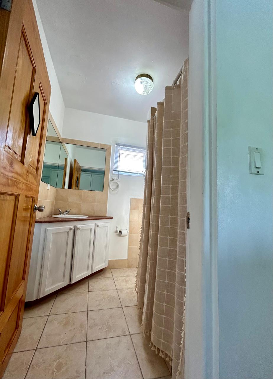 Utropia listings image: large bathroom.jpg
