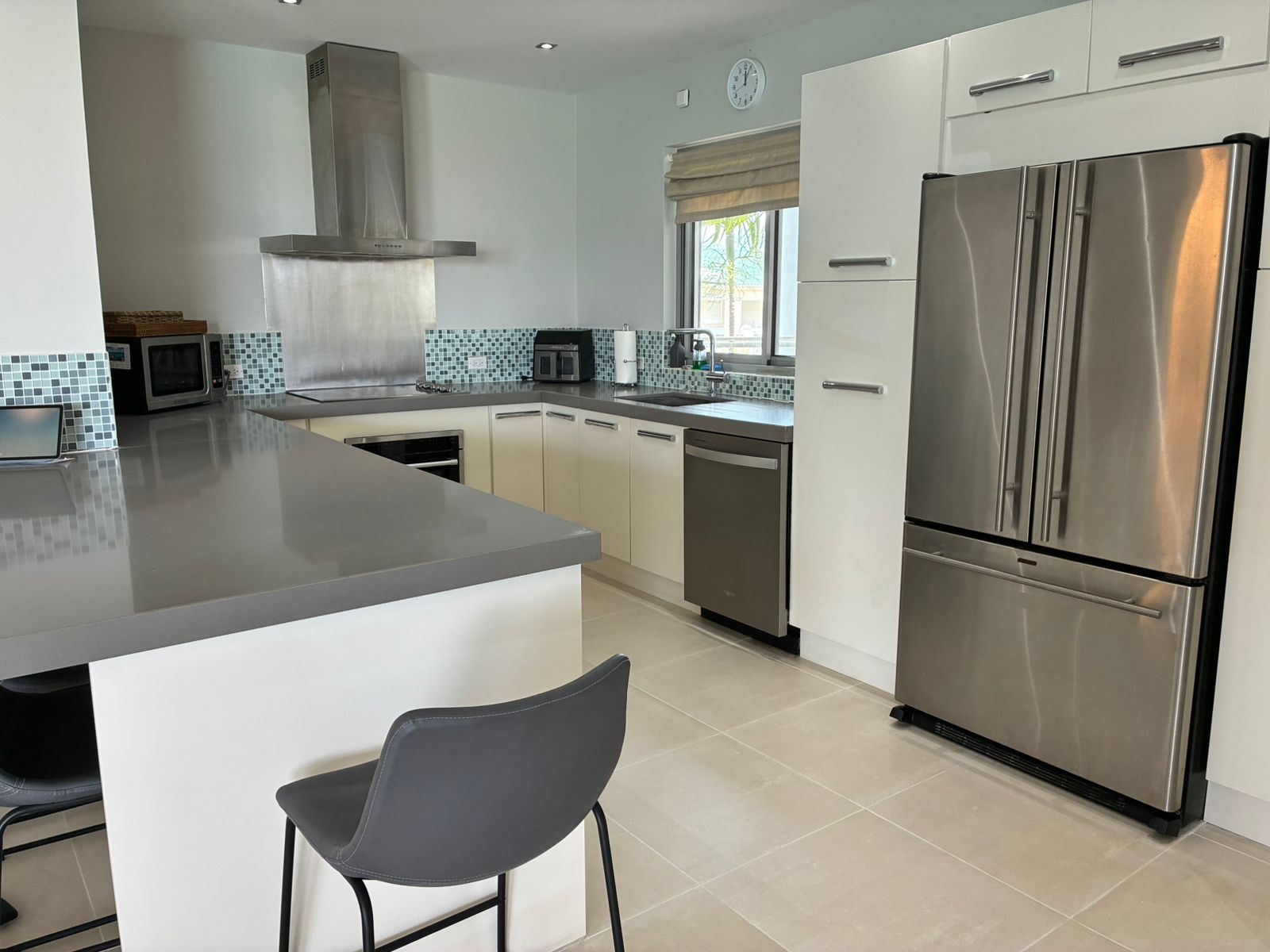Utropia listings image: for-sale-2-bedroom-ocean-front-condo-sint-maarten-simpson-bay-8.jpeg