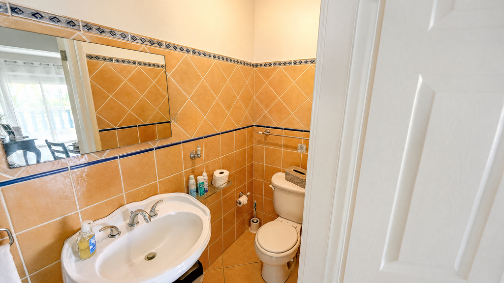 Utropia listings image: for sale in gated community of Palm Beach, sint maarten, simpson bay 22.png