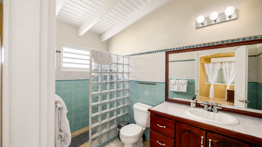 Utropia listings image: for sale in gated community of Palm Beach, sint maarten, simpson bay 20.png