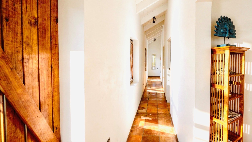 Utropia listings image: 9 Hallway.jpeg