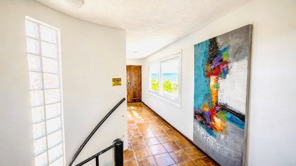 Utropia listings image: 14 Hallway (3).jpeg