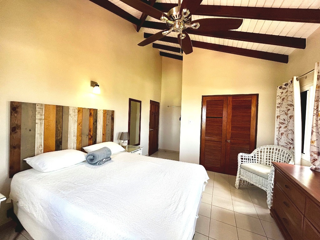 Utropia listings image: 2 bedroom ocean view apartment for rent, sint maarten, pelican key 10.jpeg