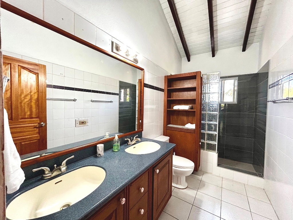 Utropia listings image: 2 bedroom ocean view apartment for rent, sint maarten, pelican key 13.jpeg