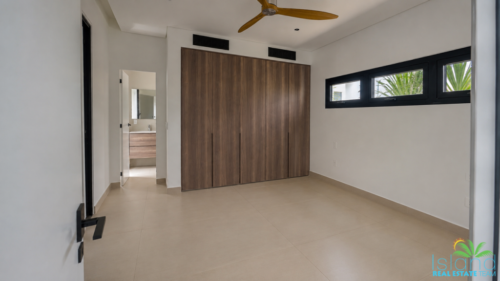 Utropia listings image: for sale in gated community, 3 bedroom ocean view condo, sint maarten, pelican key 10.png