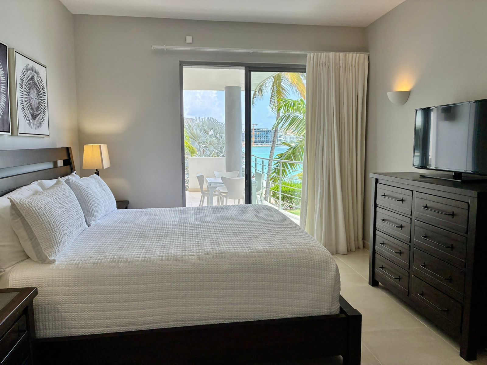 Utropia listings image: for-sale-2-bedroom-ocean-front-condo-sint-maarten-simpson-bay-9.jpeg