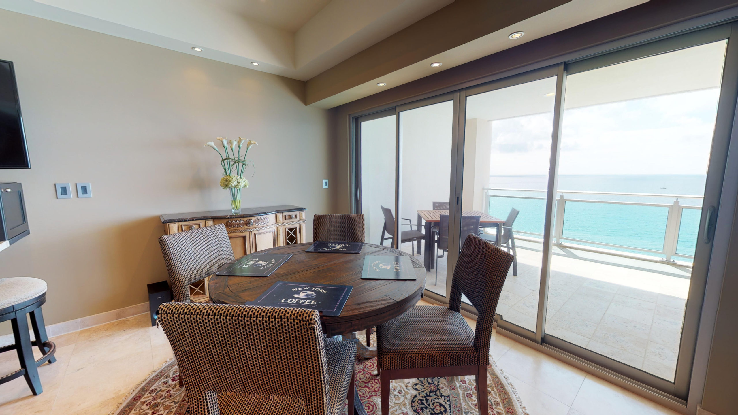 Utropia listings image: for sale, 4 bedroom 4.5 bath beach front condo, sint maarten, cupecoy 7.jpg