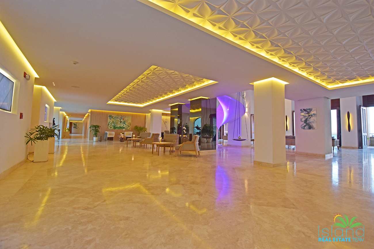 Utropia listings image: for sale, 4 bedroom 4.5 bath beach front condo, sint maarten, cupecoy 15.jpg