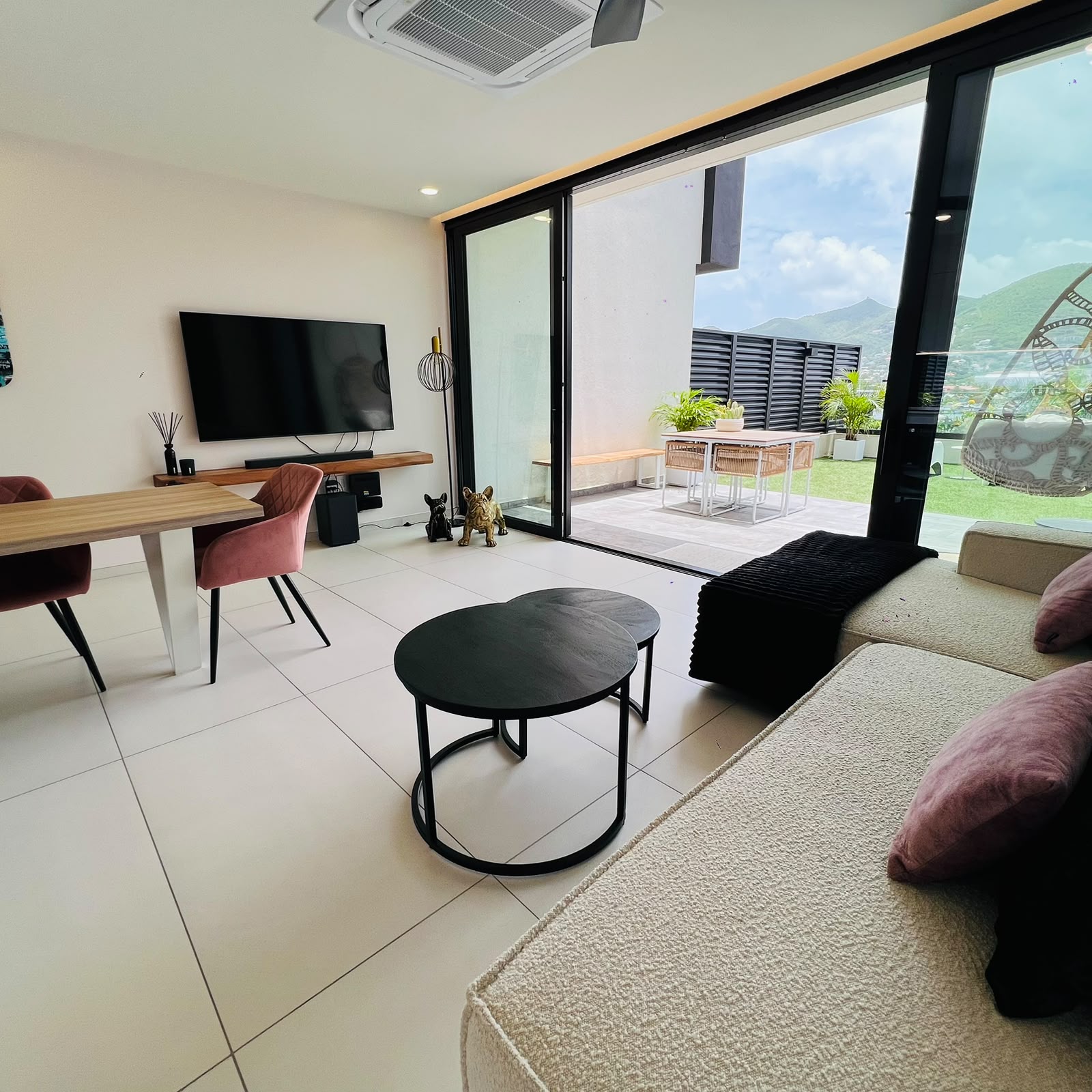 Utropia listings image: fo sale 1 bedroom furnished condo, st. maarten, simpson bay 6.jpg