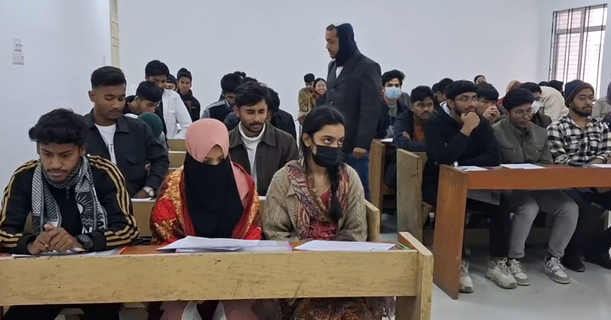 চবির ভর্তি পরীক্ষায় এক সিটে তিন শিক্ষার্থী